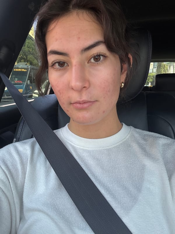 Woman in car spotted in Puebla, Mexico