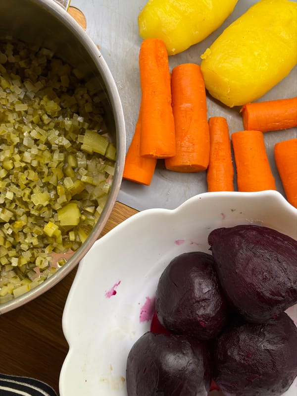 Woman documents evening cooking routine and home life in Korolyov