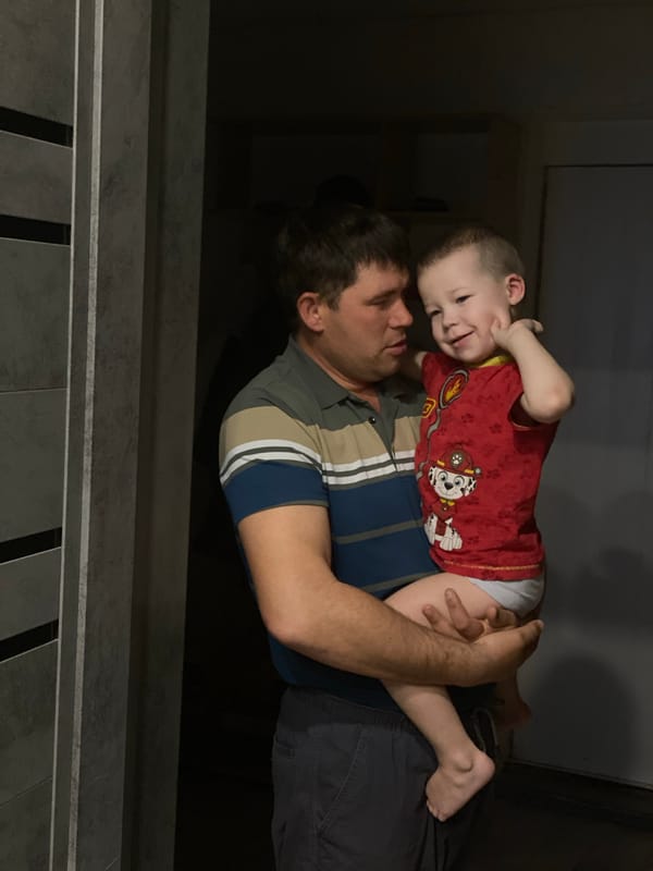Family moments captured across Sochi during morning hours