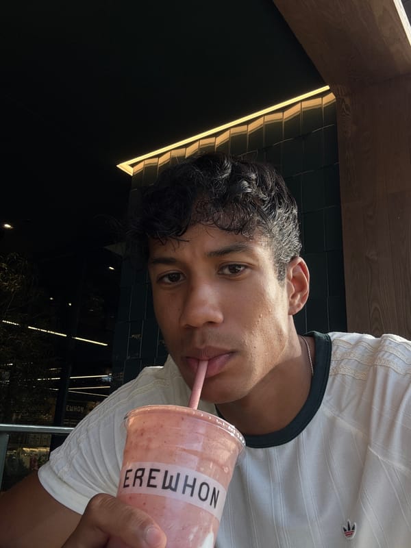 Late-night Erewhon visit captured in West Hollywood smoothie run