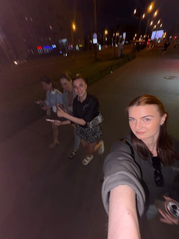 Evening social gathering documented in Sinyavino, Russia