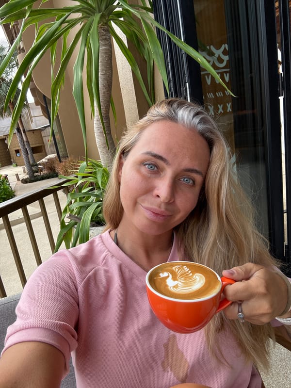 Coffee, poolside, and a layover vibe in Ko Samui