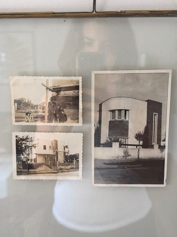 Photos and person documented in Vicente López, Argentina