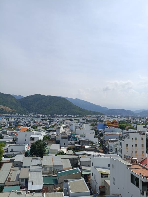Morning slices of life in Nam Nha Trang's streets and cafés
