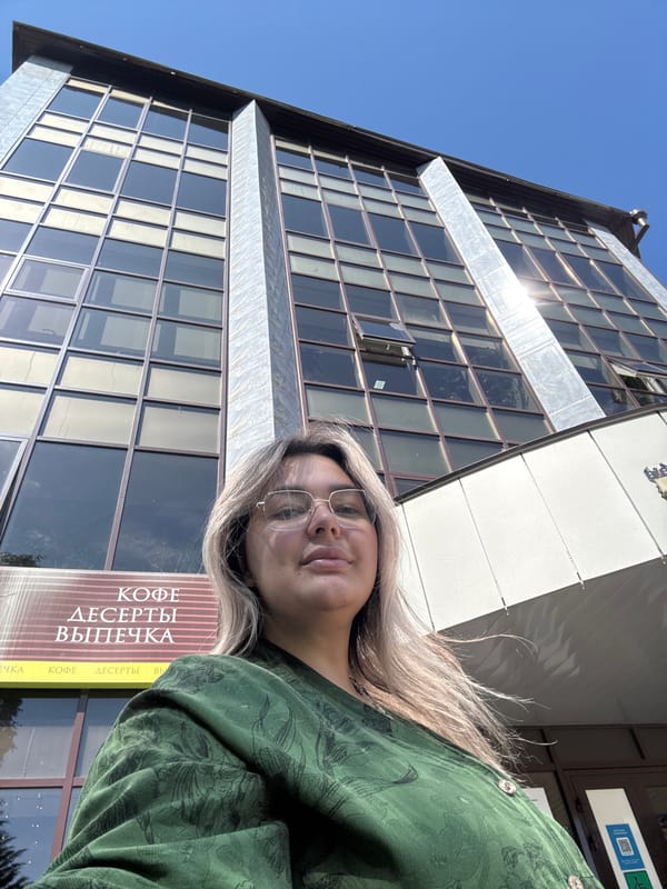 Woman documents selfie tour of Birobidzhan city center