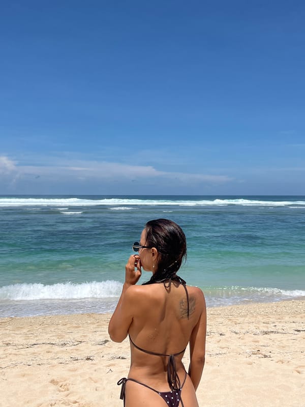 Beach scenes and paragliding captured in Kuta Selatan morning