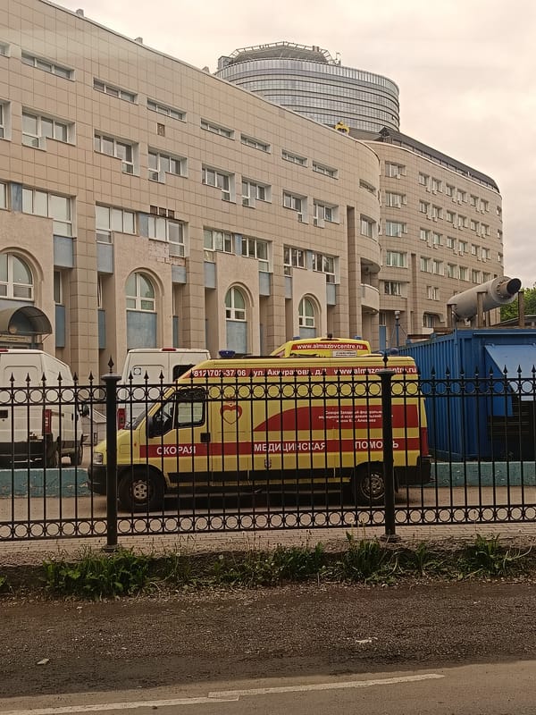 Multiple ambulances respond to incident in Saint Petersburg