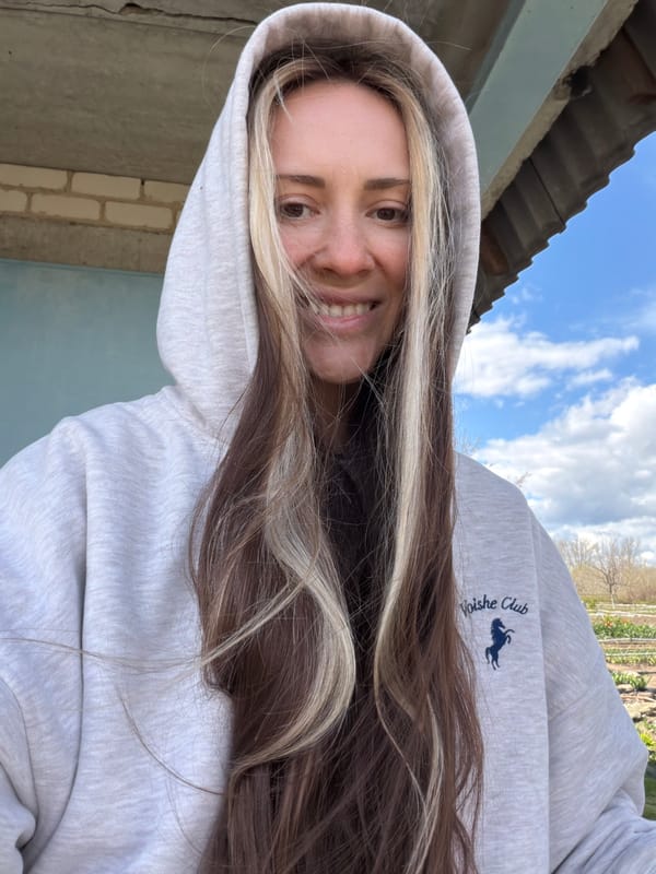 Spring morning activities documented in Kamyshin: yard work, riverside leisure