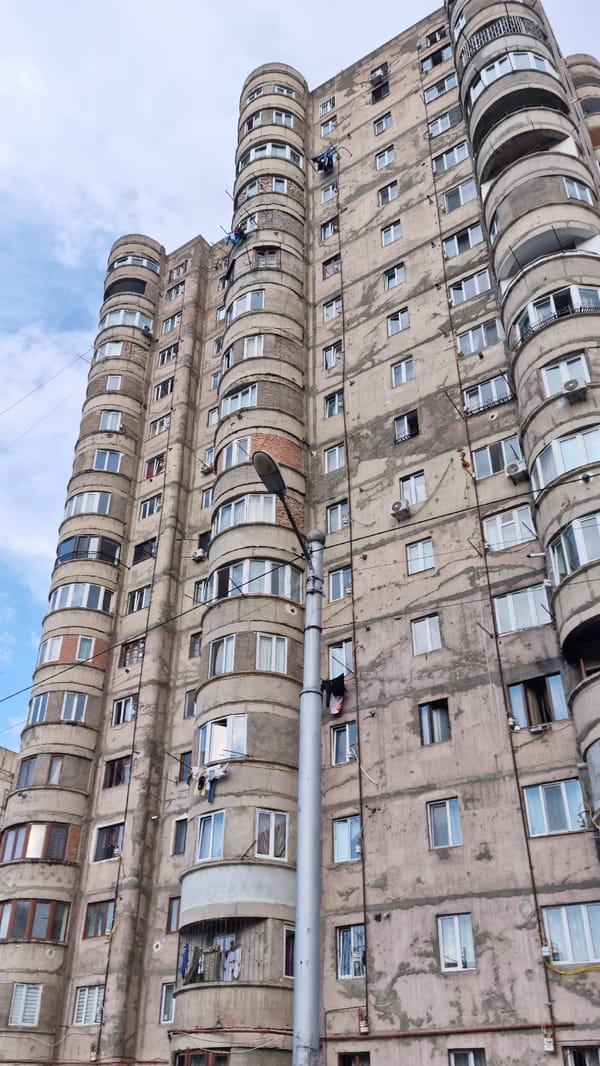 Tbilisi residential block and park, street level