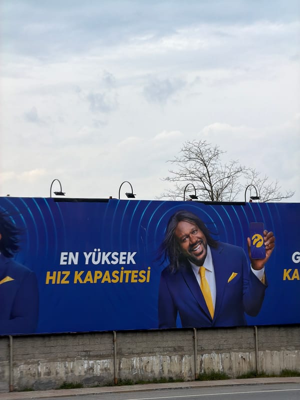 Pedestrians spotted walking through Sarıyer district streets Tuesday afternoon