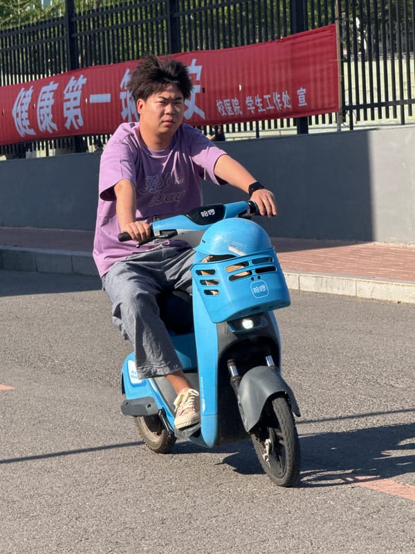 Morning commute scenes captured across Zhongtun, China