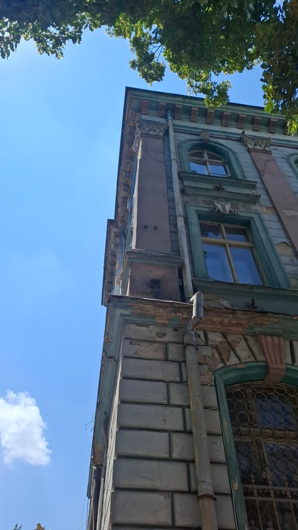Street-level morning tour through central Plovdiv's everyday details
