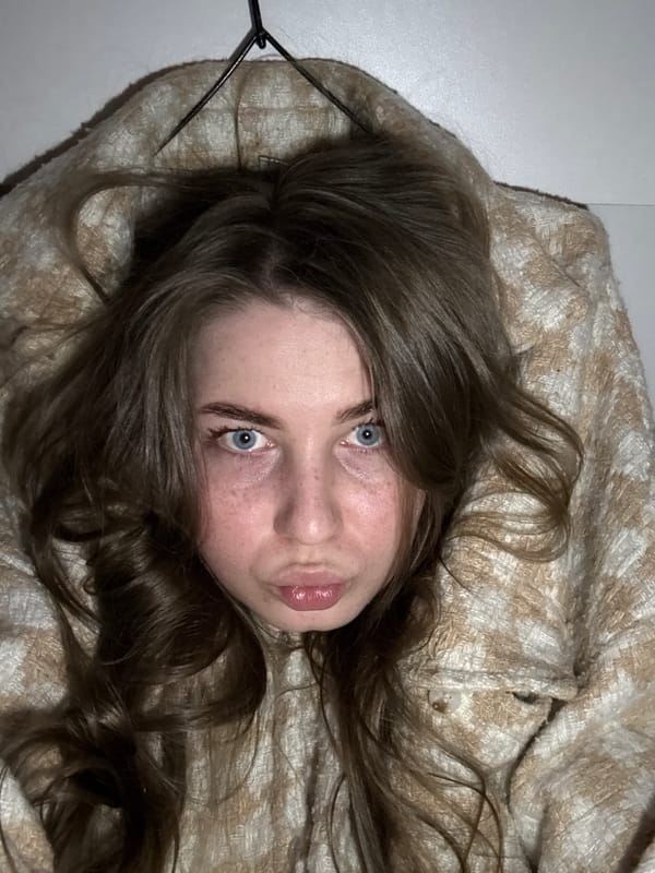 Evening portraits and street scenes captured in Chaikovsky, Russia