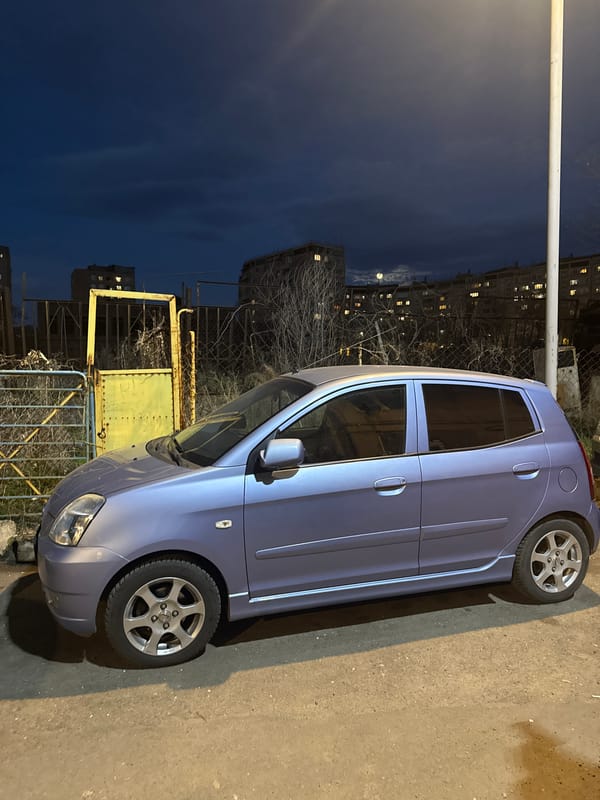 Evening snapshots of daily life across Yerevan neighborhoods