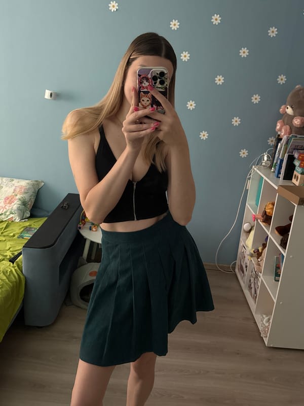 Multiple selfies in a light blue Moscow bedroom, same outfit