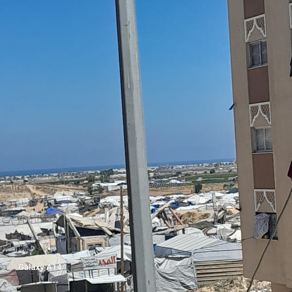 Khan Yunis residents navigate destruction during morning cleanup efforts