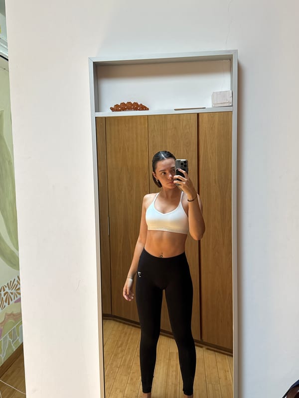 Woman Takes Mirror Selfie in San Bernardino Tlaxcalancingo