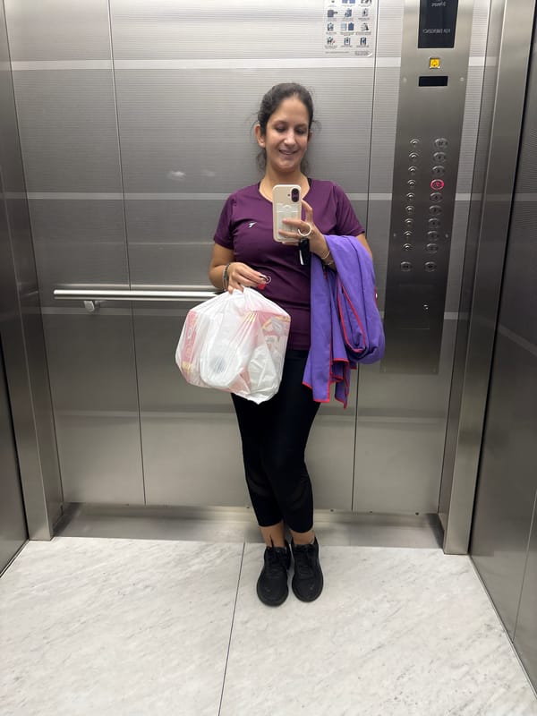 Woman documents evening activities with selfies across San Isidro locations