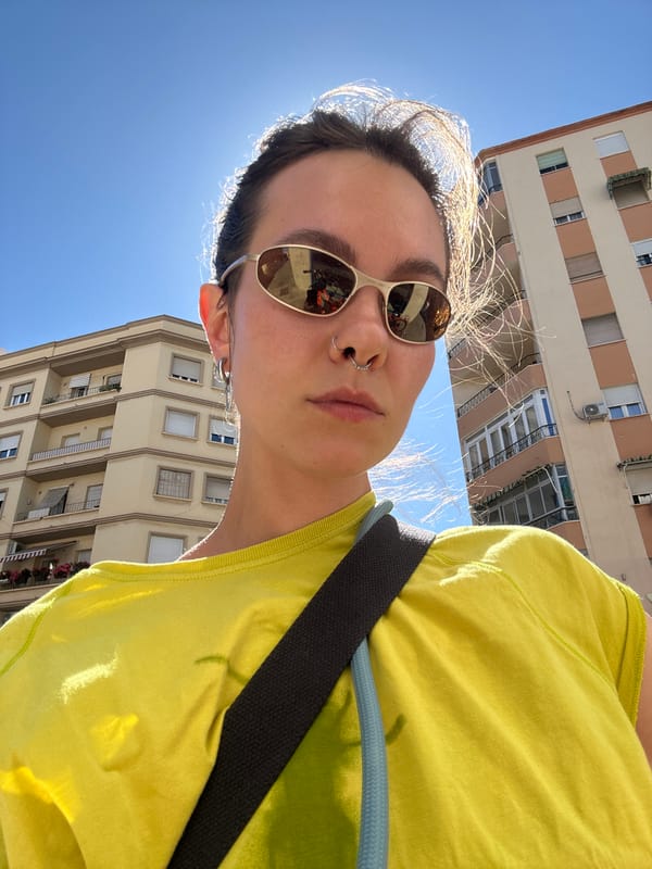 Tourist with rental bike spotted on Málaga sidewalk