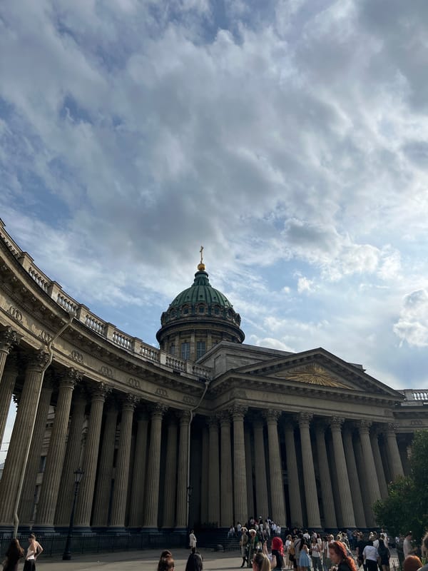 Afternoon on Nevsky Prospekt, Singer House and landmarks in view