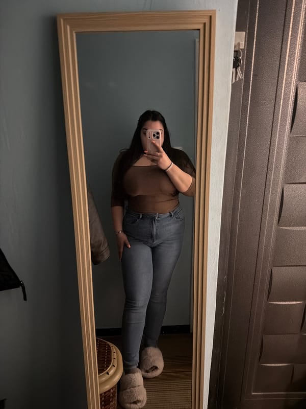 Woman takes selfies across multiple Varna locations over evening