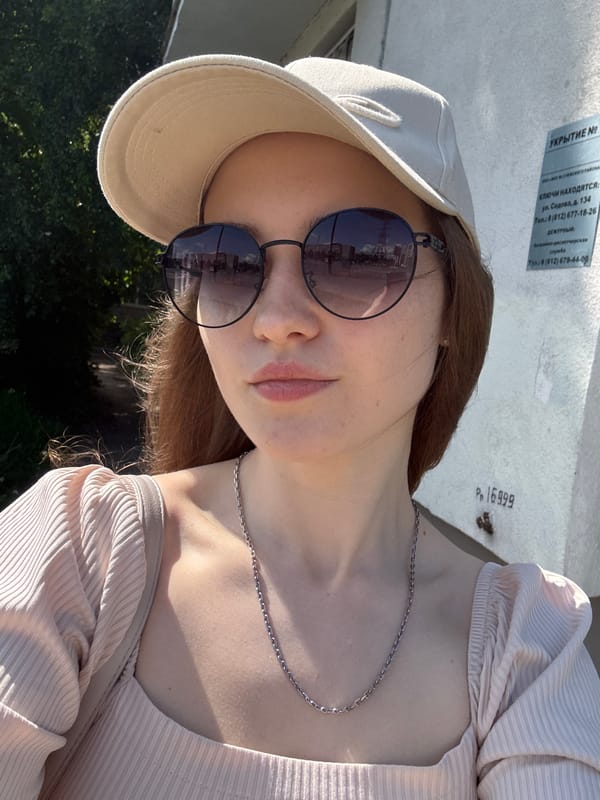 Ordinary morning moments documented across Saint Petersburg streets