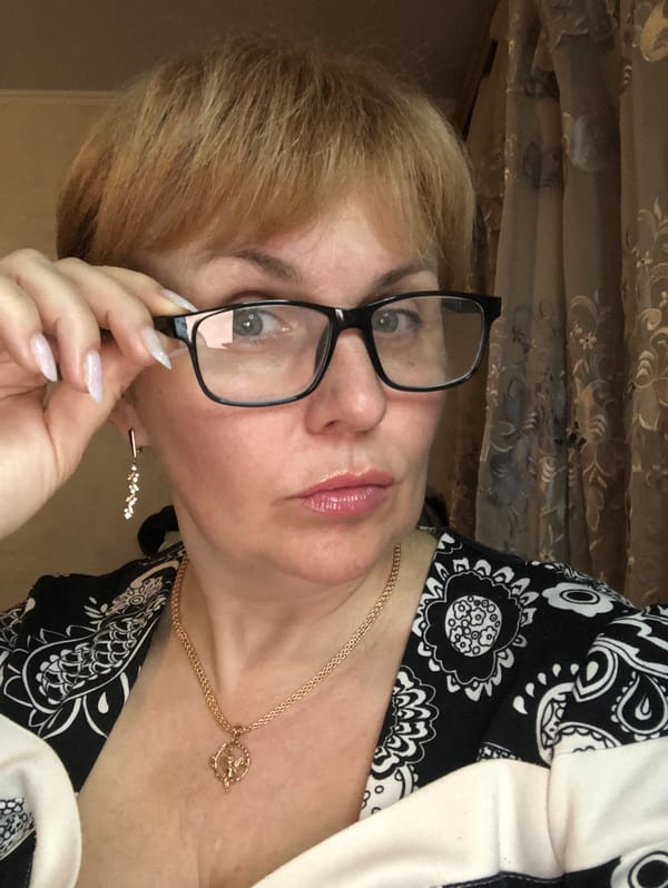 Person in patterned clothing observed in Kyiv