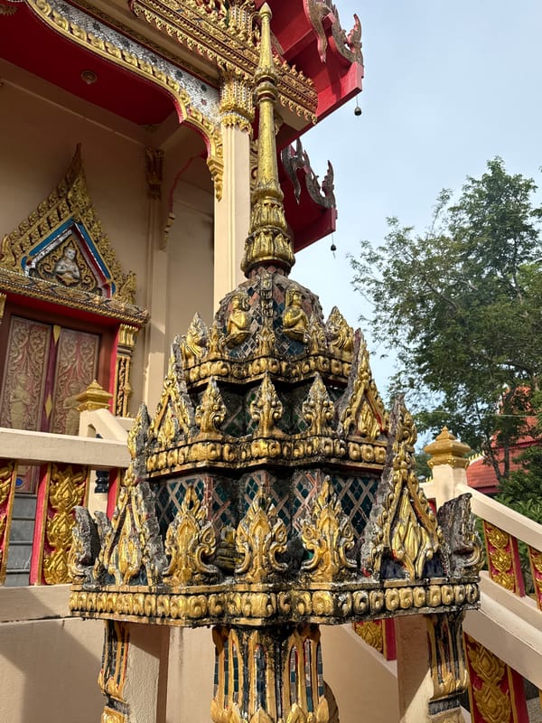 Temple exploring and pétanque in Baan Tai, Koh Samui