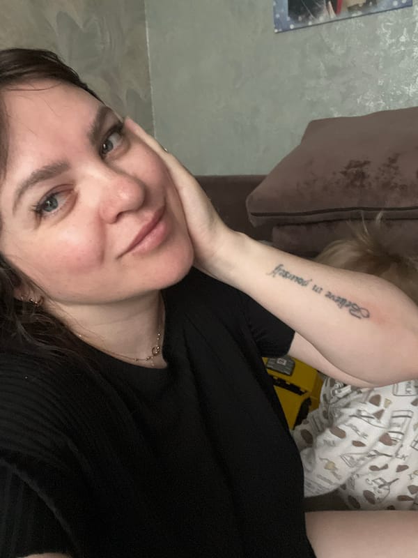 Woman documents early morning routine in Noviy, Russia