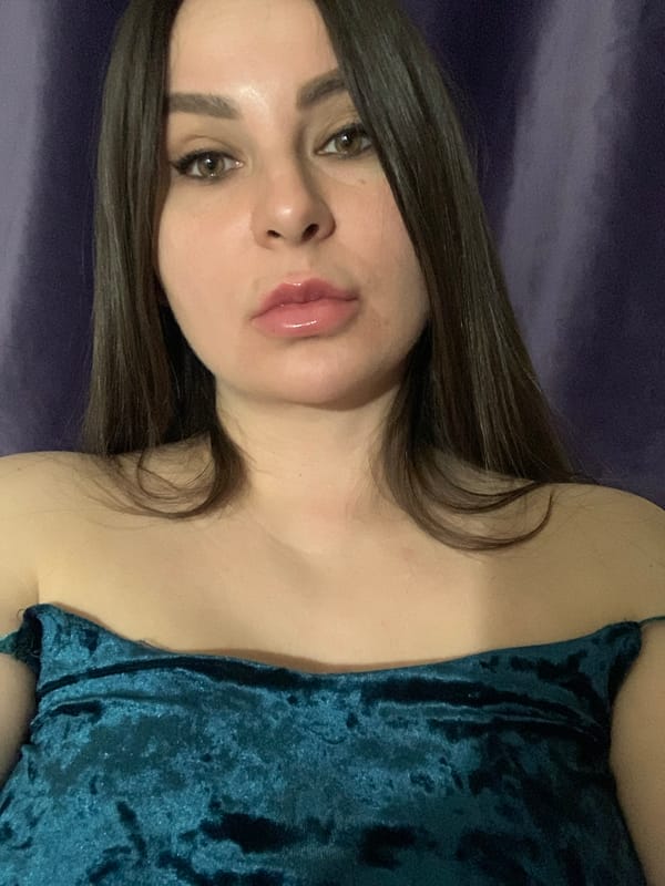 Quiet morning at home, selfies and downtime