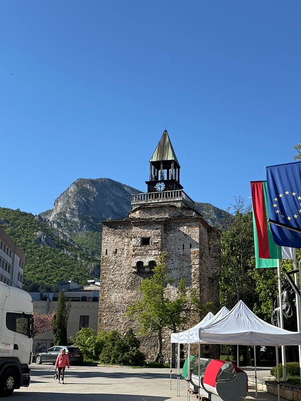 Morning scenes documented across central Vratsa, Bulgaria