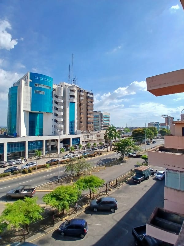 Witness documents everyday scenes across Ciudad Guayana, Venezuela