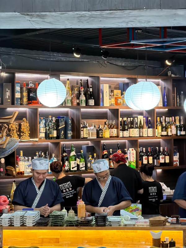 Morning life documented across Nha Trang restaurants and streets