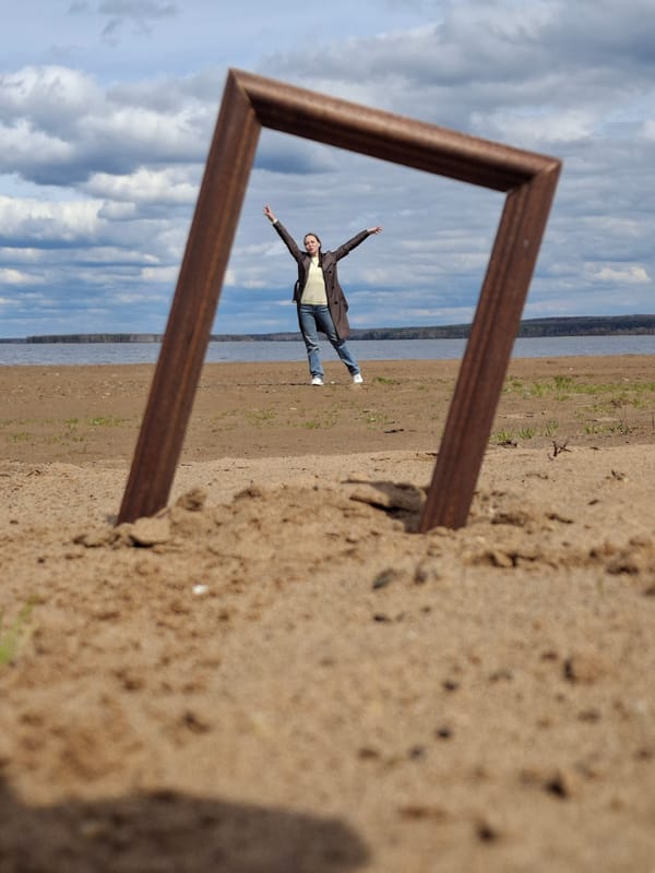 Visitor documents artistic beach outing in Chaikovsky, Russia