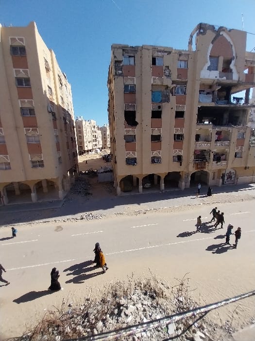 Dawn Documentation Shows Khan Yunis Streets, Buildings, Children