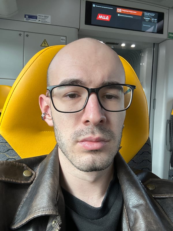 Man takes selfie on Moscow public transport