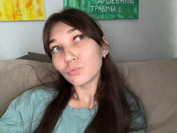 Casual selfie session at home in Novokuznetsk