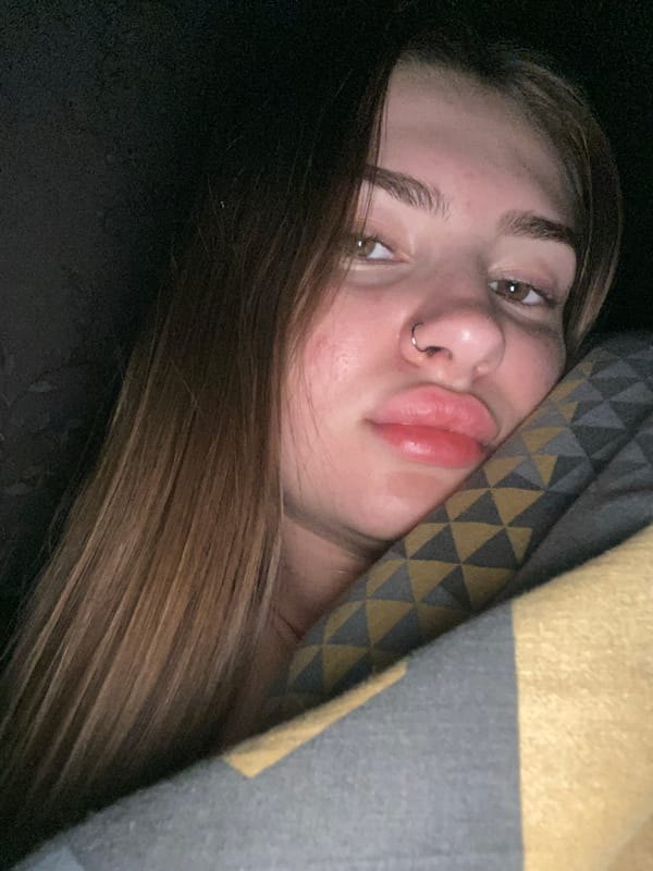 Late-night selfies in bed, Дьяково