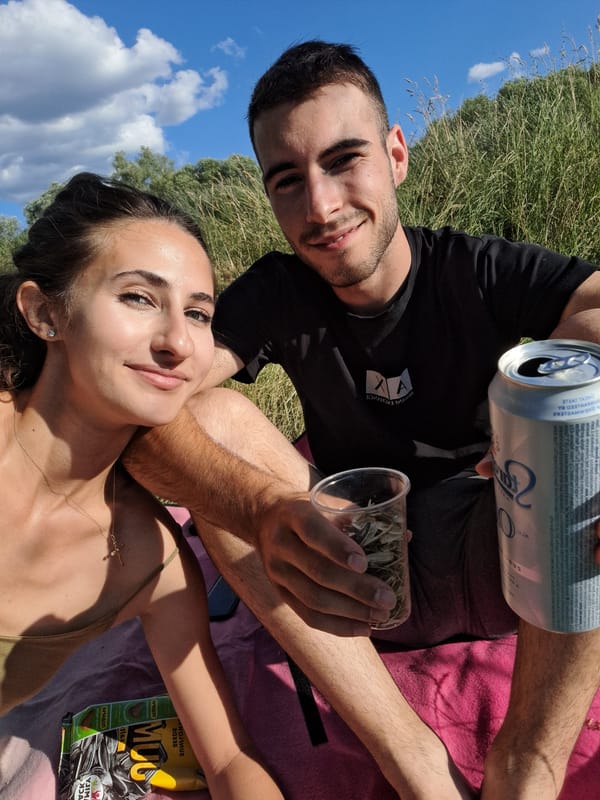 Sunny park picnic with lake views and a stork sighting