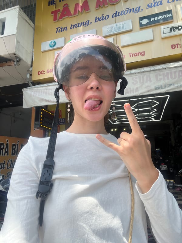 Morning street life documented across Nha Trang wards