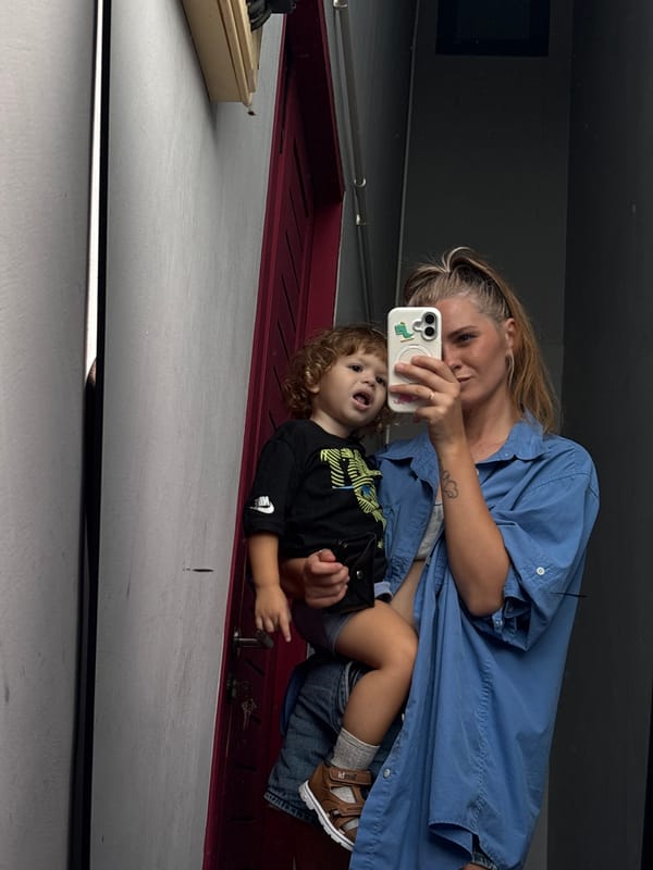Morning around Choeng Thale streets, selfies, and local scenes