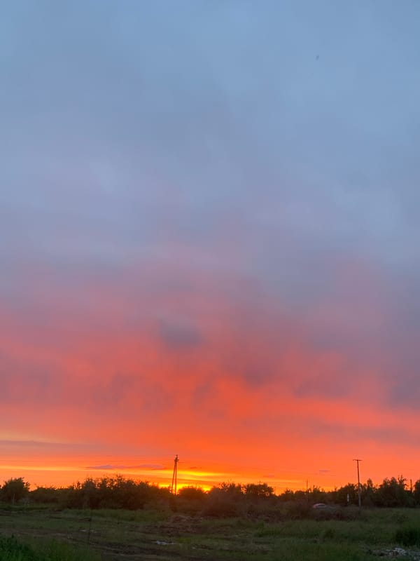 Dramatic sunset documented across rural Gvardeysk countryside