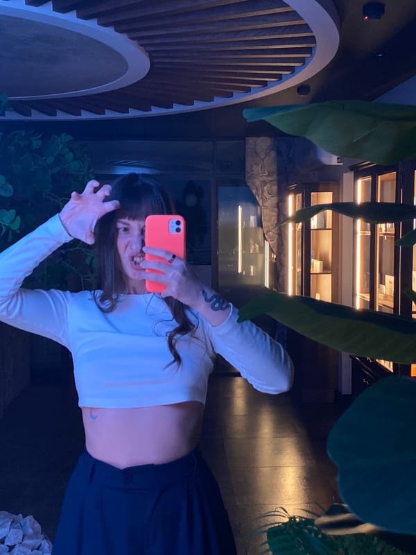 Woman documents spring evening with selfies, lilacs in Votkinsk