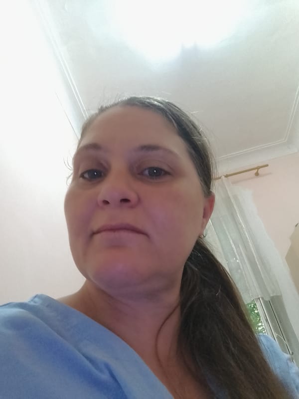 Selfies and room snapshots from a simple indoor space