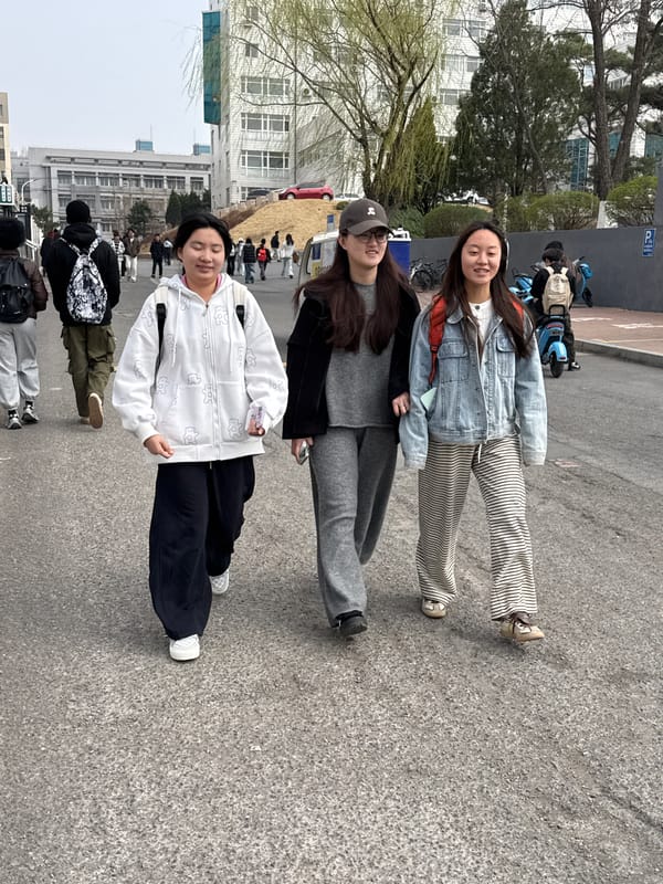 Early morning pedestrian and shopping activity in Zhongtun, China