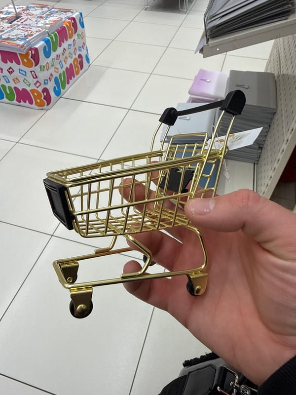Shopper documents Easter shopping trip in Stara Zagora store