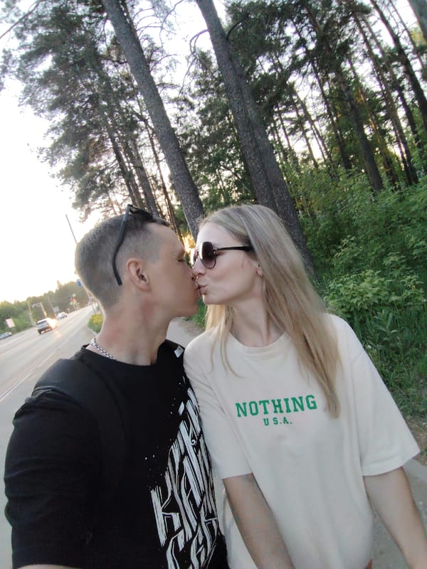 Intimate moments and sunset scenes captured in Chaikovsky, Russia