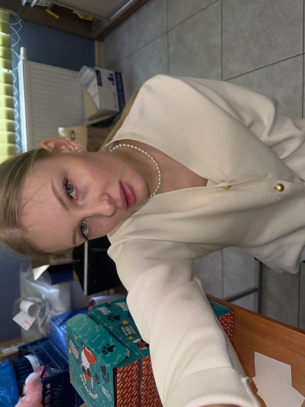English teacher documents morning classroom session in Perm, Russia