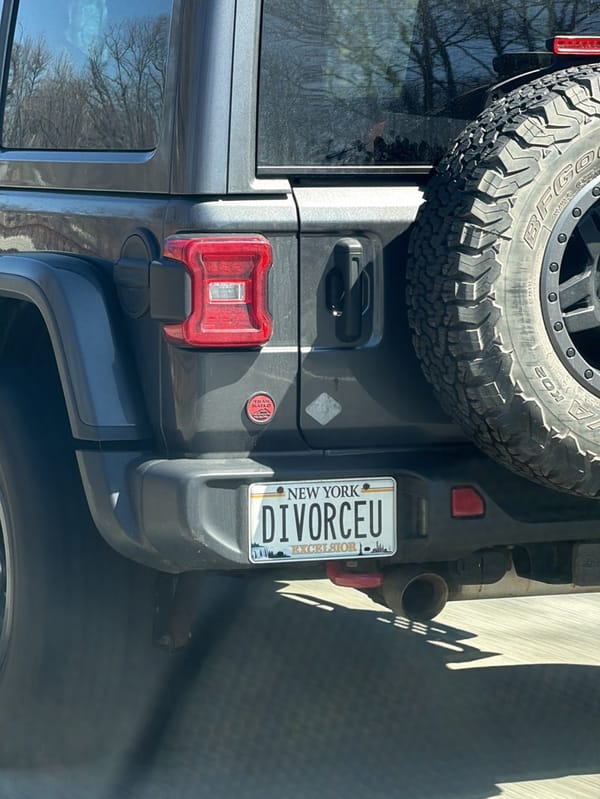 Jeep with "DIVORCEU" license plate spotted in Englewood Cliffs