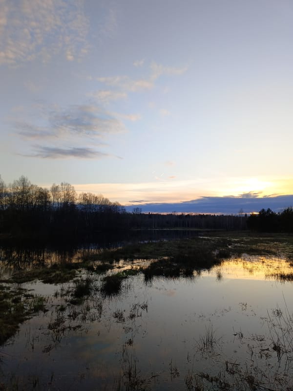 Visitor documents sunset scenes around Красный Маяк, Russia